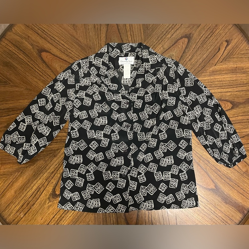 Vintage Women’s Naturally Yours Floral 3/4 Sleeve Collared Black Blouse Small